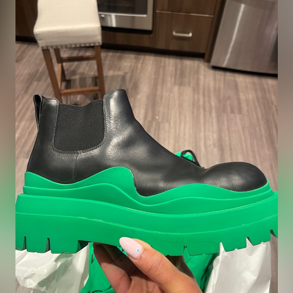 Bottega Veneta Tire Chelsea Ankle Boot